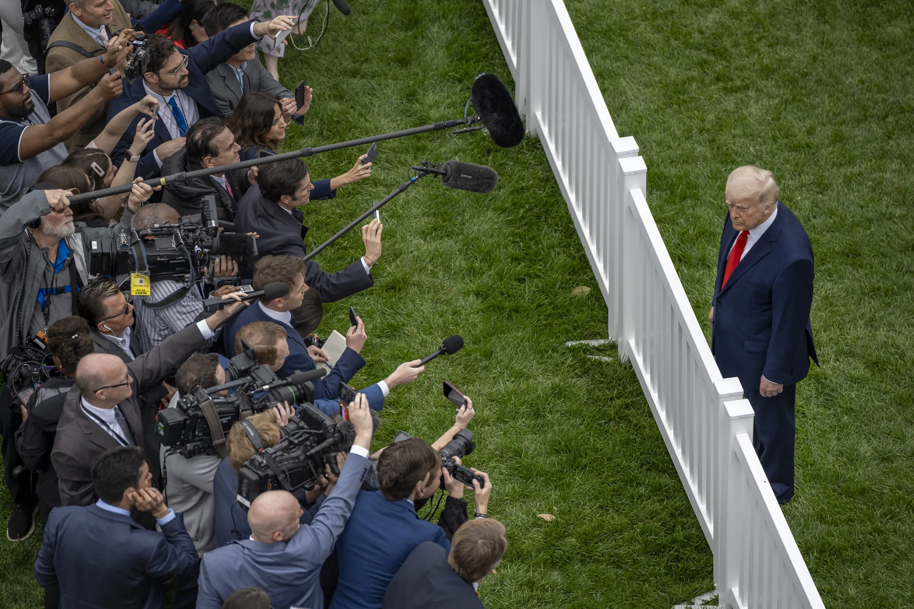 Fedeli o licenziati: i dipendenti pubblici secondo Trump