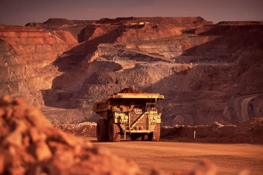 NEWMONT MINING CORPORATION MINIERA MINIERE SITO MINERARIO ESTRAZIONE SCAVO SCAVI INDUSTRIA MINERARIA DUMPER