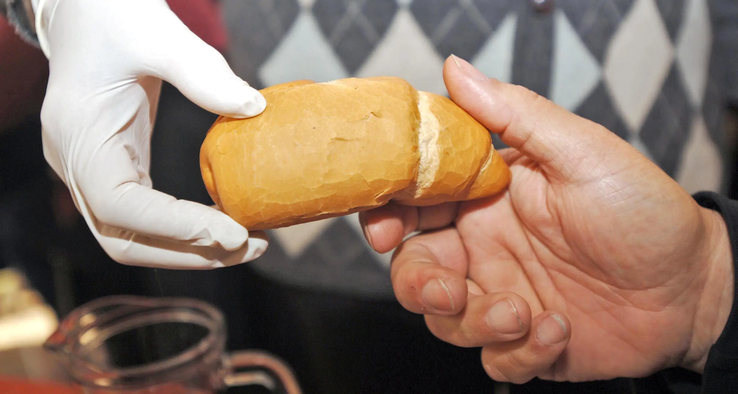 Sei milioni di persone in povertà alimentare