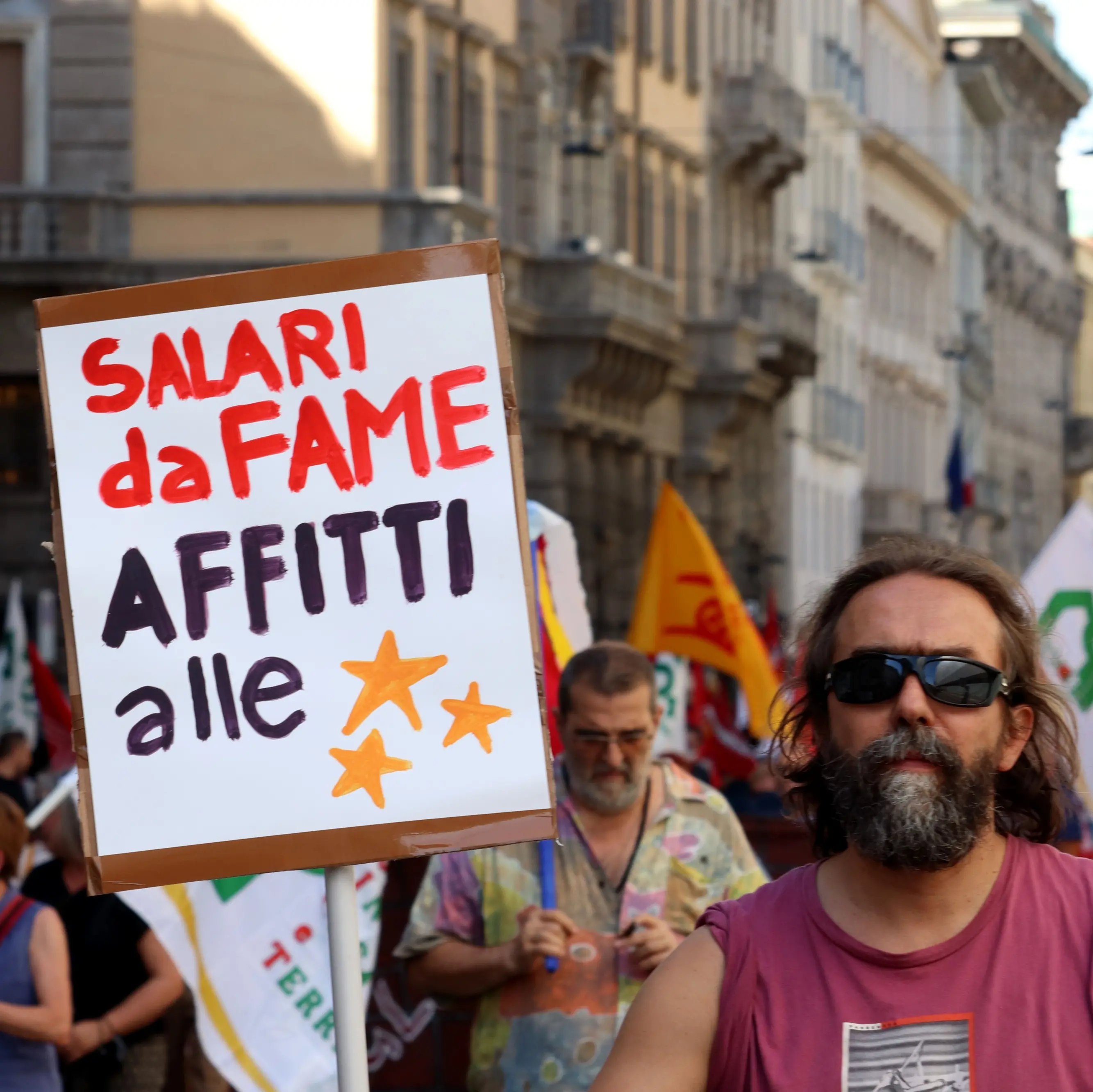 Dl sfratti, attacco alle famiglie in difficoltà