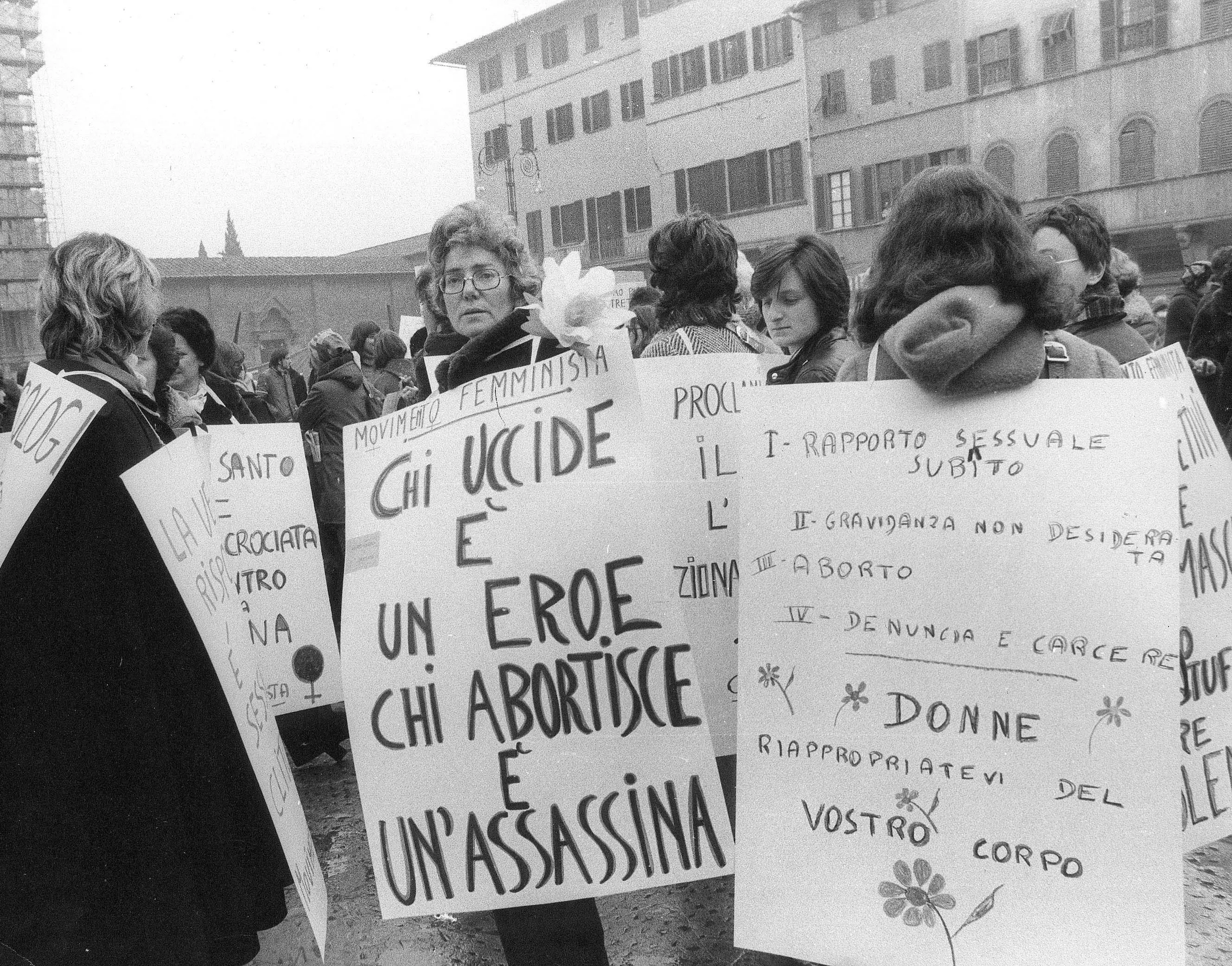 MILANO 1976 MANIFESTAZIONE PRO ABORTO FOTO DI © AG.SINTESI