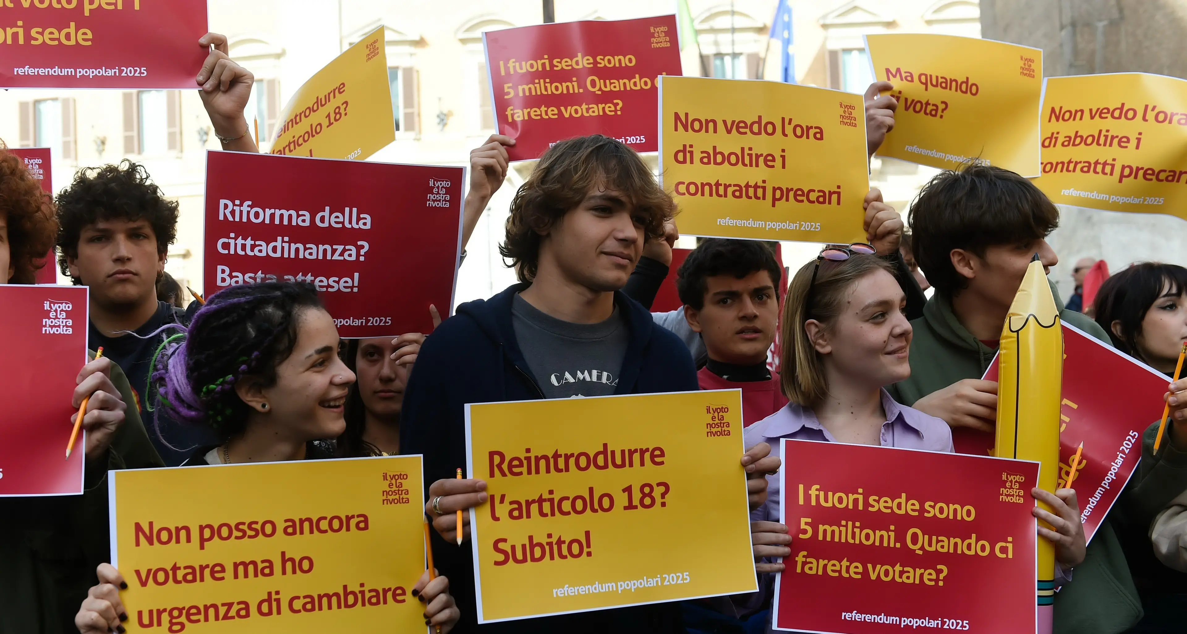 Identificati dalla polizia militanti Cgil in volantinaggio