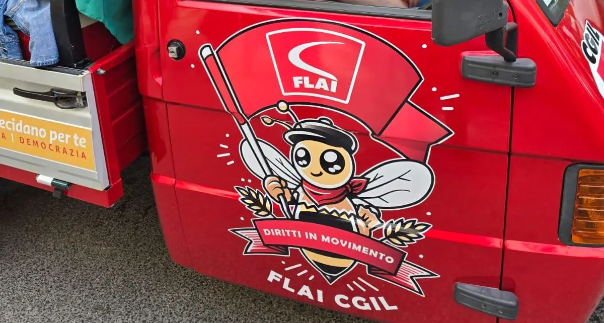 Tre ruote per cinque sì: partita l’ape della Flai Cgil Roma e Lazio