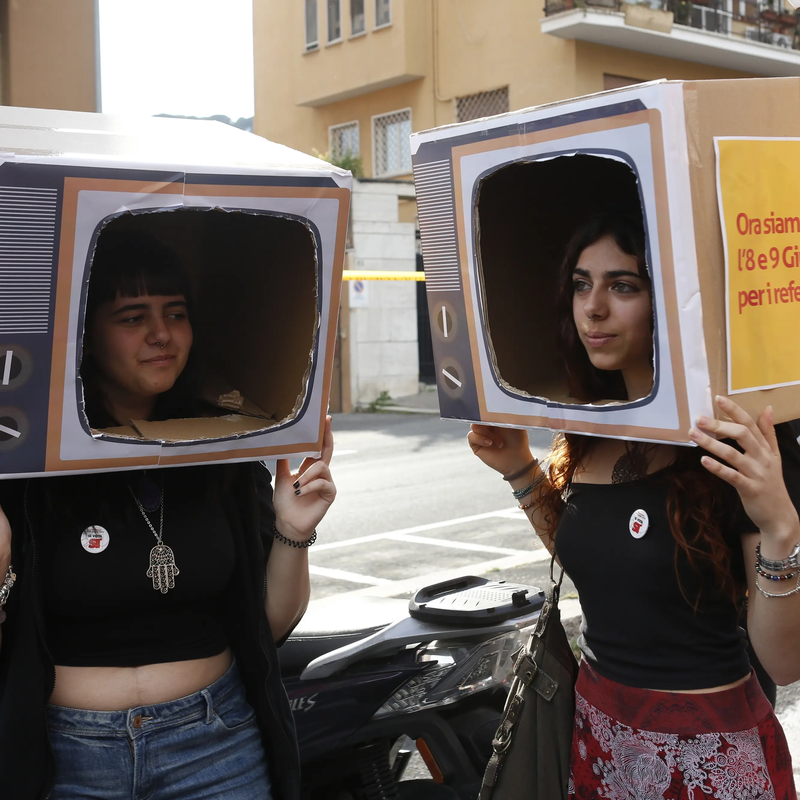 Agcom: “Televisioni e radio devono coprire il referendum”