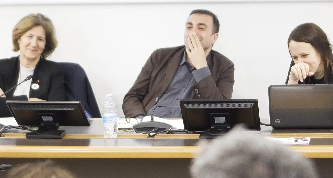 Accendiamo i riflettori: parte l’inchiesta “Scena e schermo”