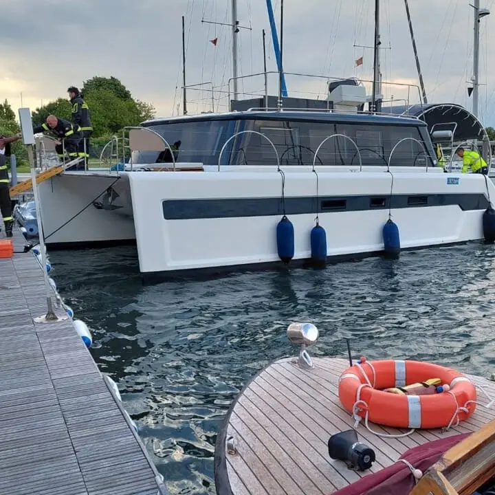 17 anni, muore su un catamarano: era il suo primo giorno di lavoro