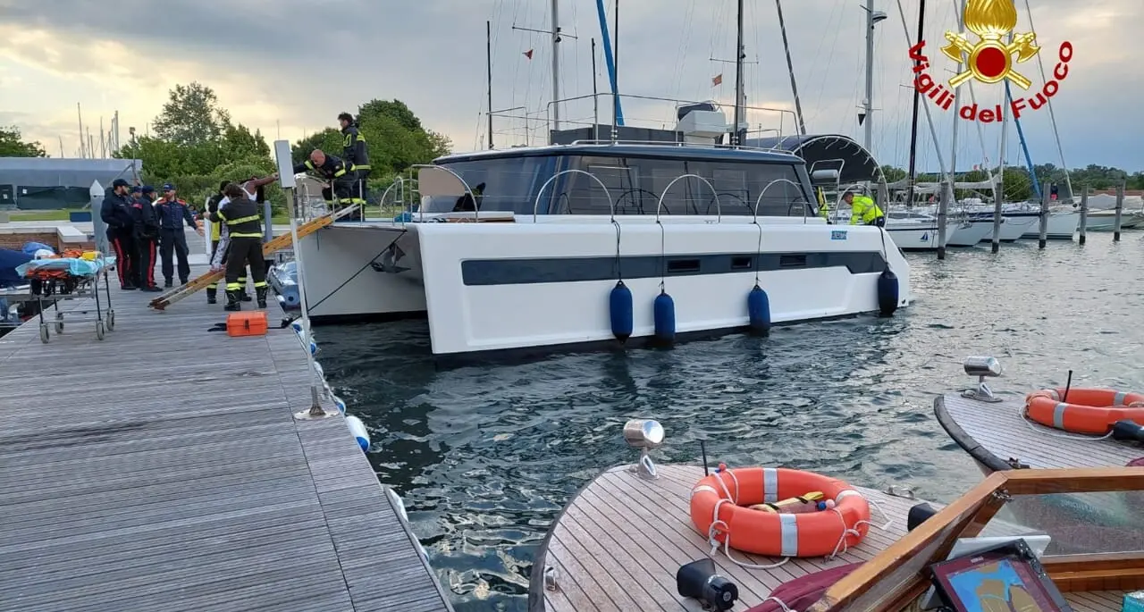 Anna, 17 anni, muore nel primo giorno di lavoro su un catamarano