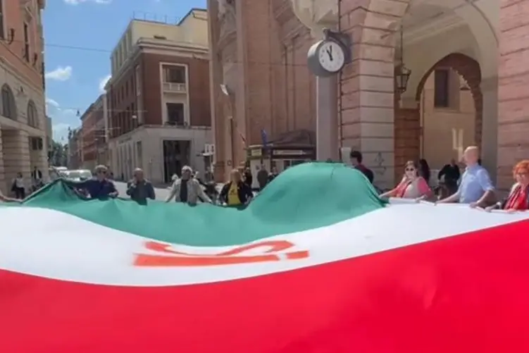 “Andate a votare anche per noi”. La Carovana per la cittadinanza a Forlì e Cesena