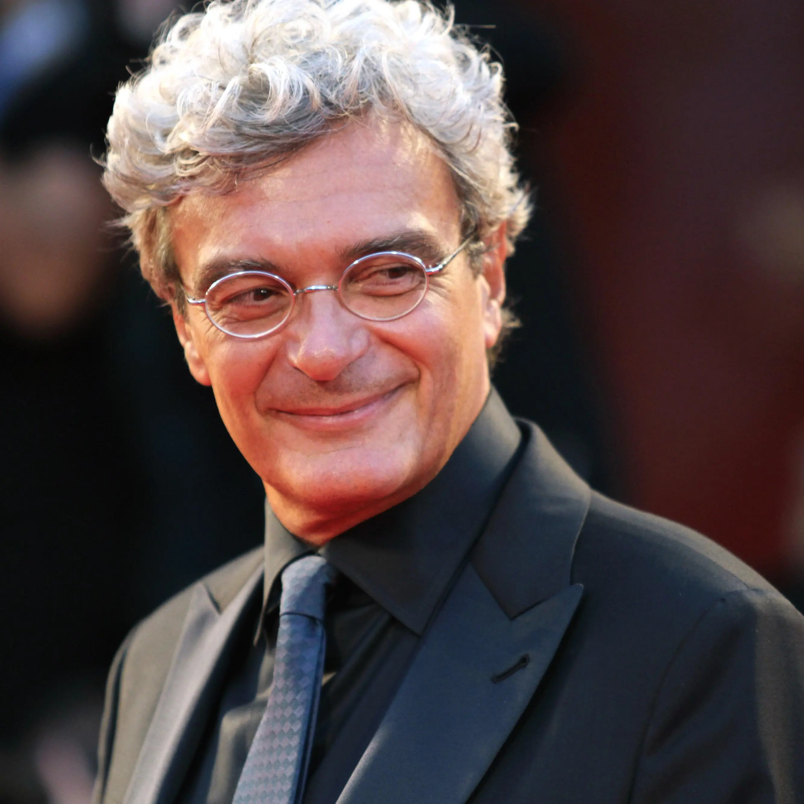 Cannes, Martone e Golino: “Fate presto, la gente non lavora”
