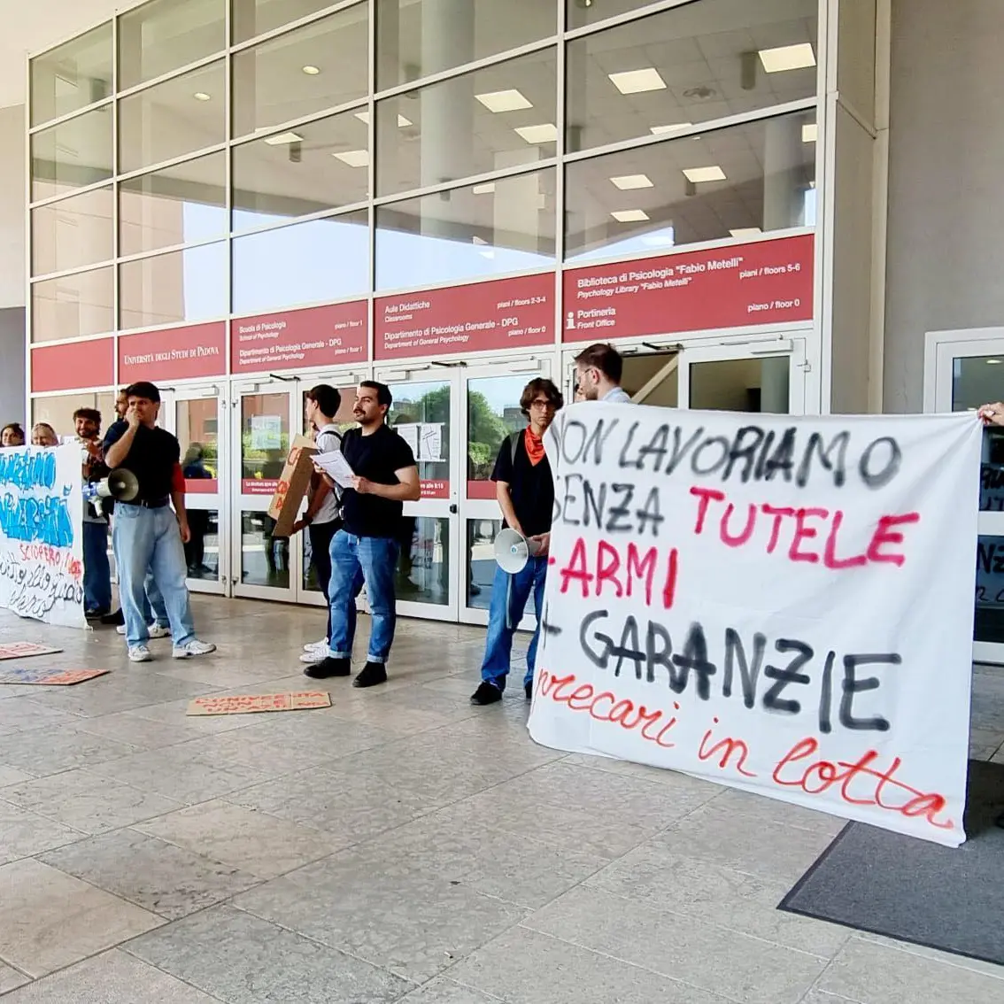 Precaria e localistica: l’università del governo