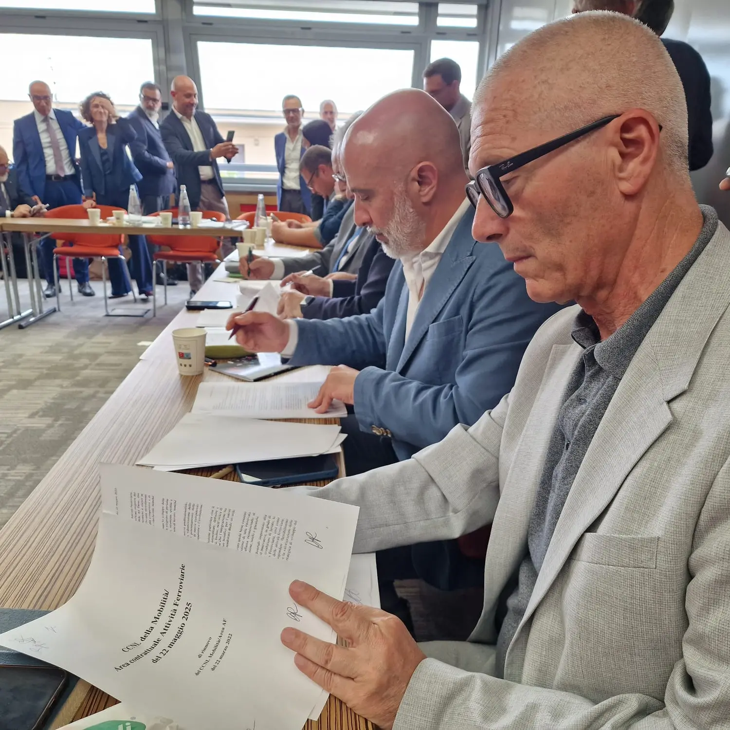 Ferrovie, rinnovato il contratto nazionale: 230 euro di aumento