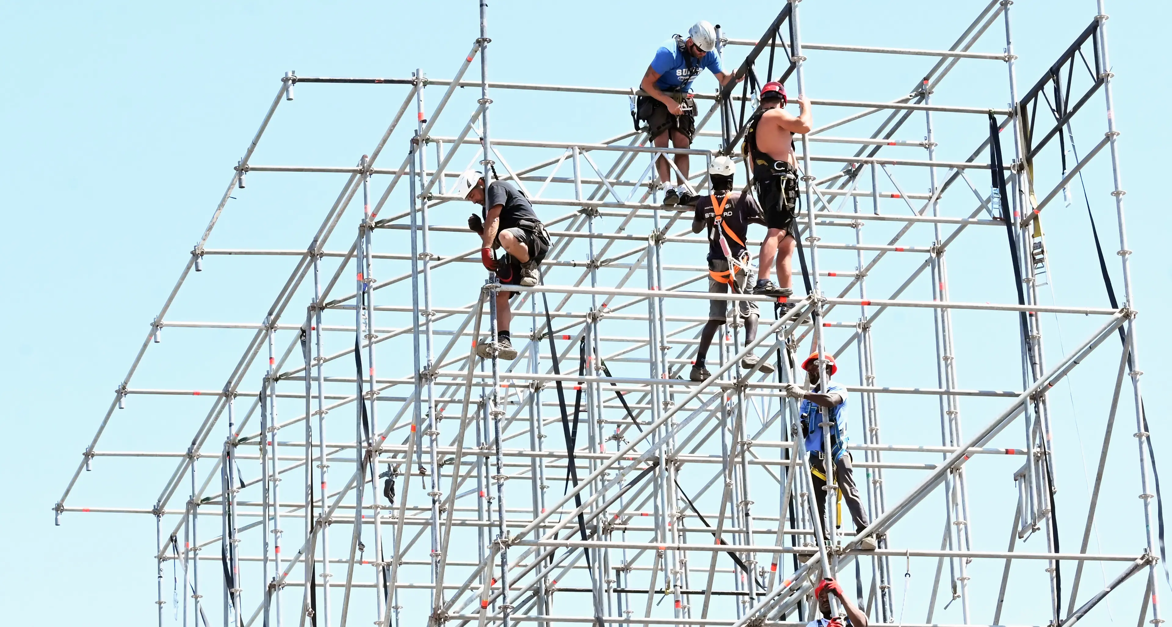Lavori ma ti pagano una miseria: l’Italia vista dall’Istat