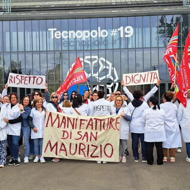 Reggio Emilia, le lavoratrici della Manifattura San Maurizio chiedono dignità e rispetto