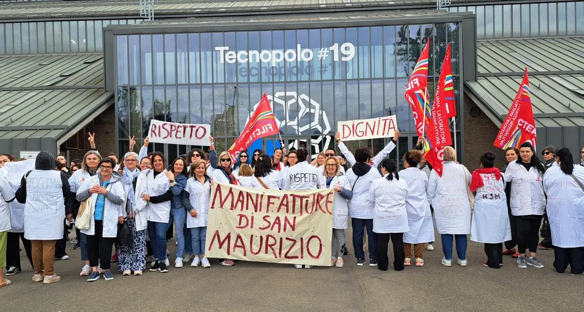 Reggio Emilia, le lavoratrici della Manifattura San Maurizio chiedono dignità e rispetto