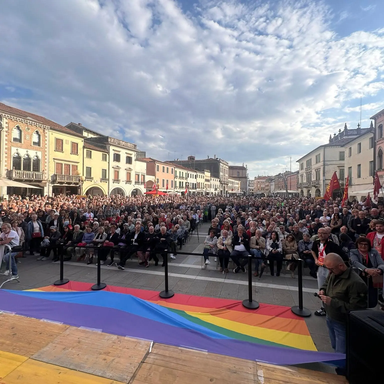 Metti una sera a Mestre Landini, Ranucci e migliaia di persone a parlare anche di referendum
