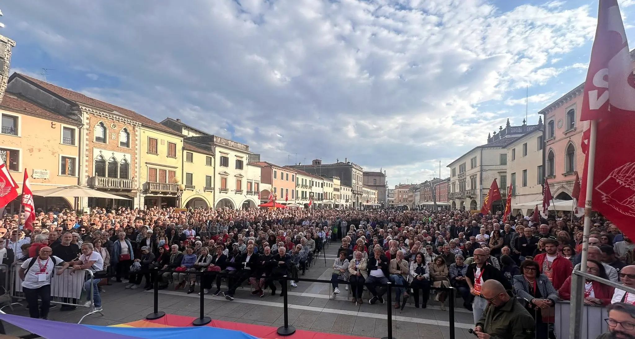 Metti una sera a Mestre Landini, Ranucci e migliaia di persone a parlare anche di referendum