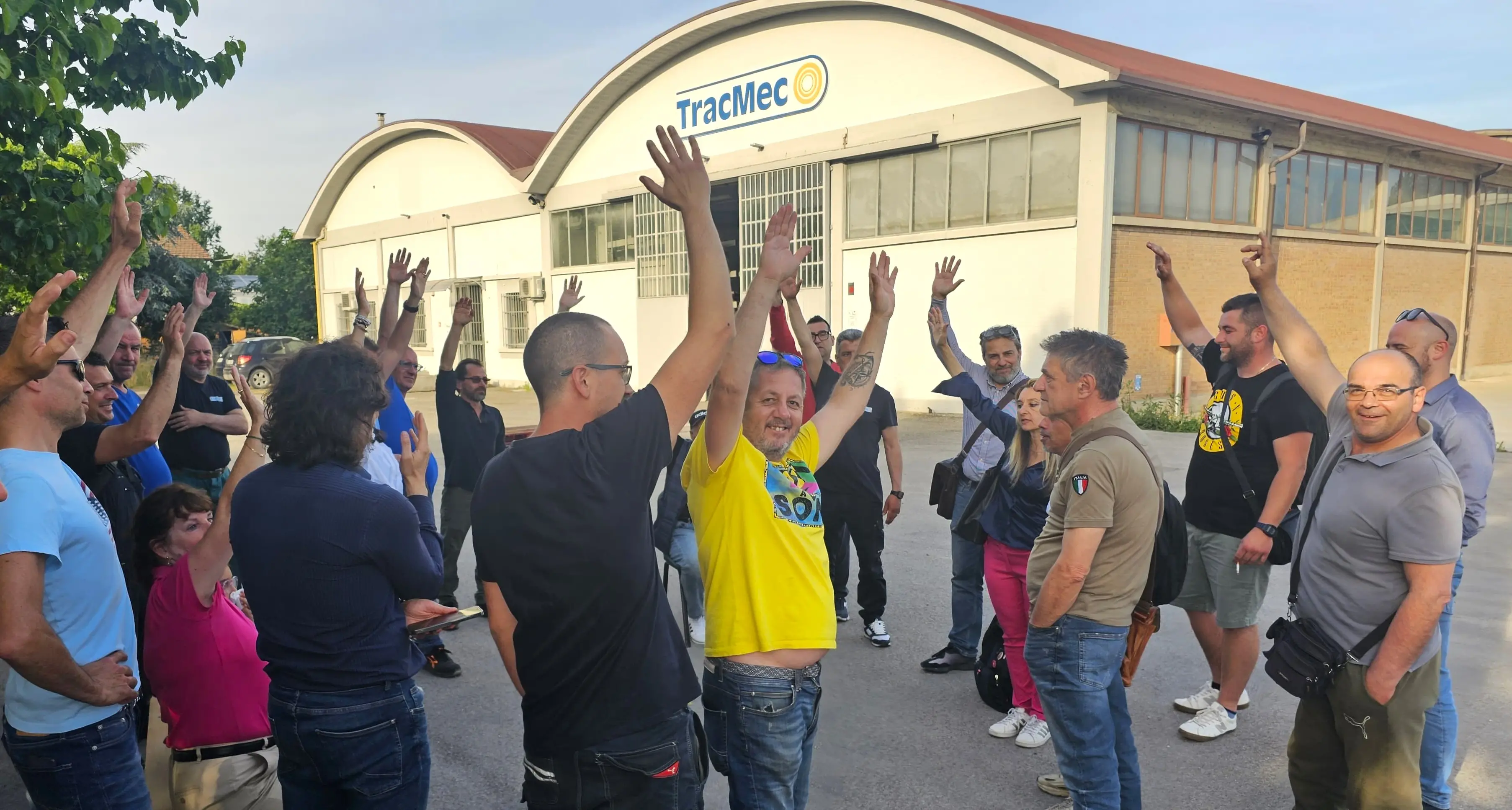 Tracmec ritira gli esuberi, al via la solidarietà