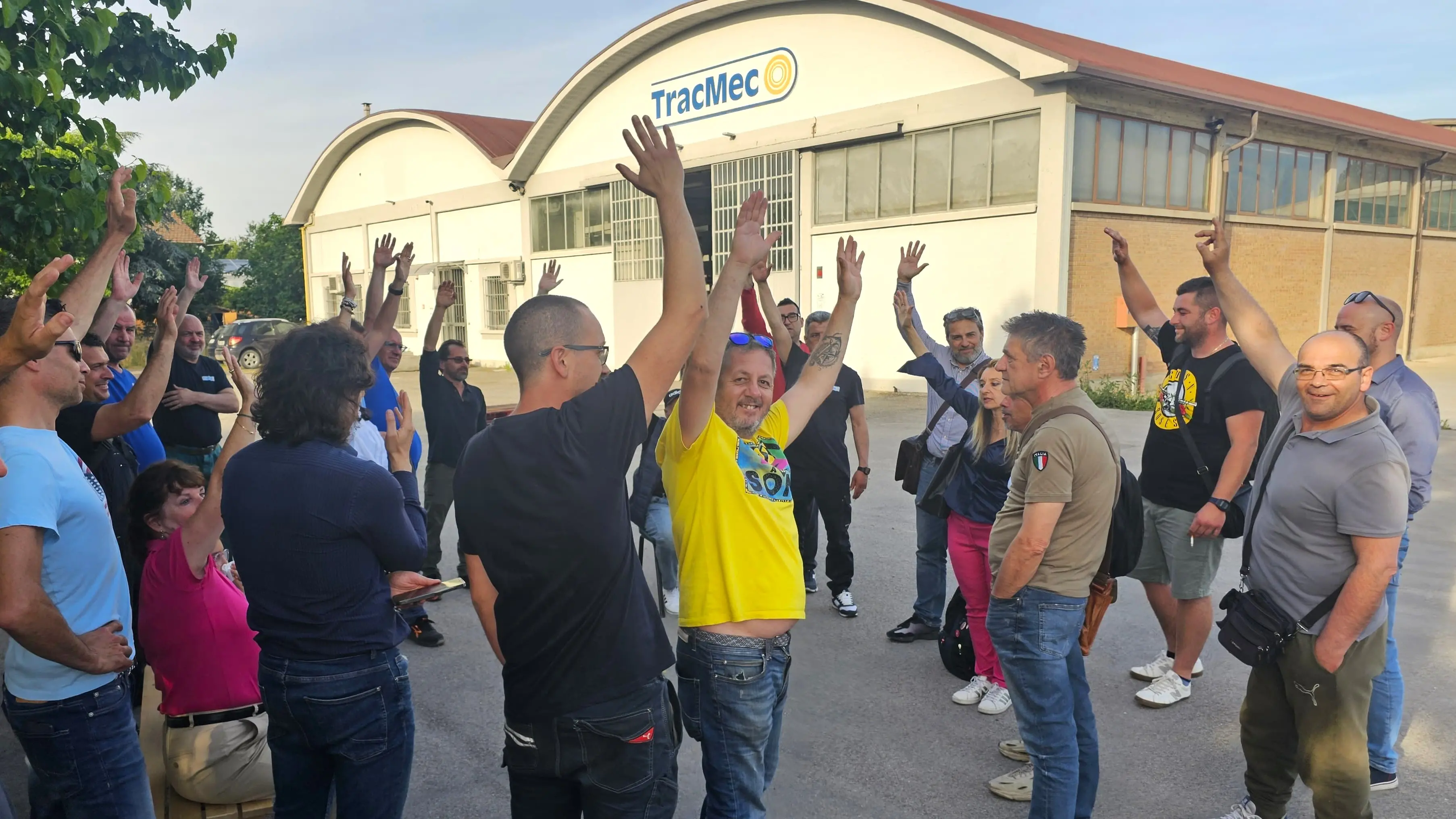 Tracmec ritira gli esuberi, al via la solidarietà