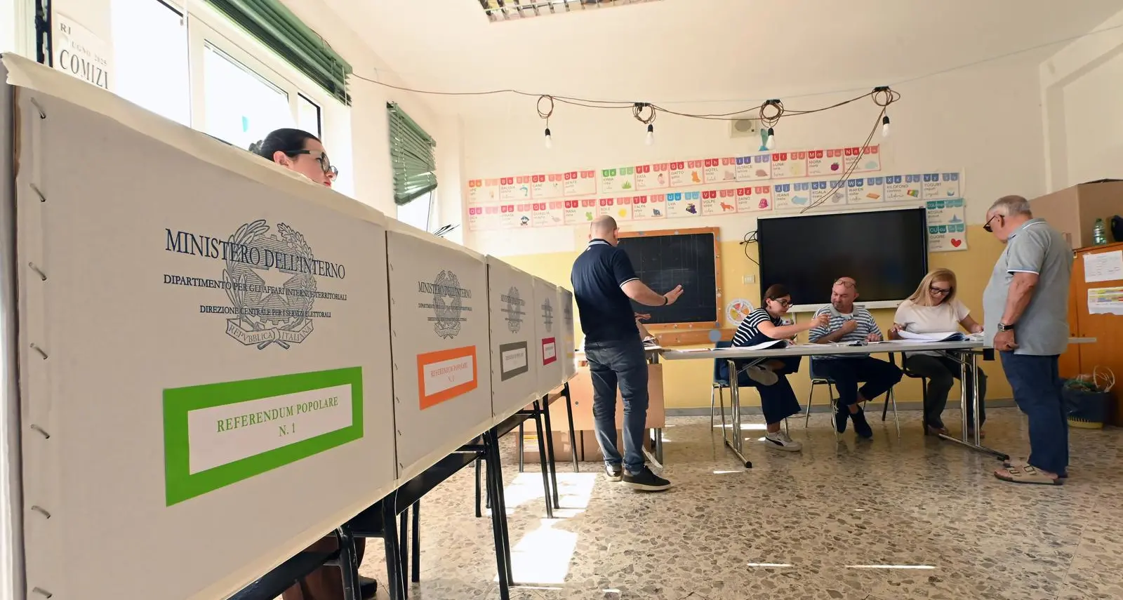 Referendum, alle 12 ha votato il 7,4%