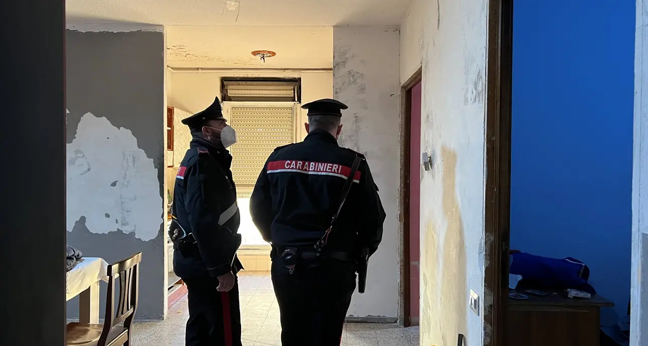 SGOMBERO A TOR BELLA MONACA, CARABINIERI, CARABINIERE, OCCUPAZIONE, CASE ATER
