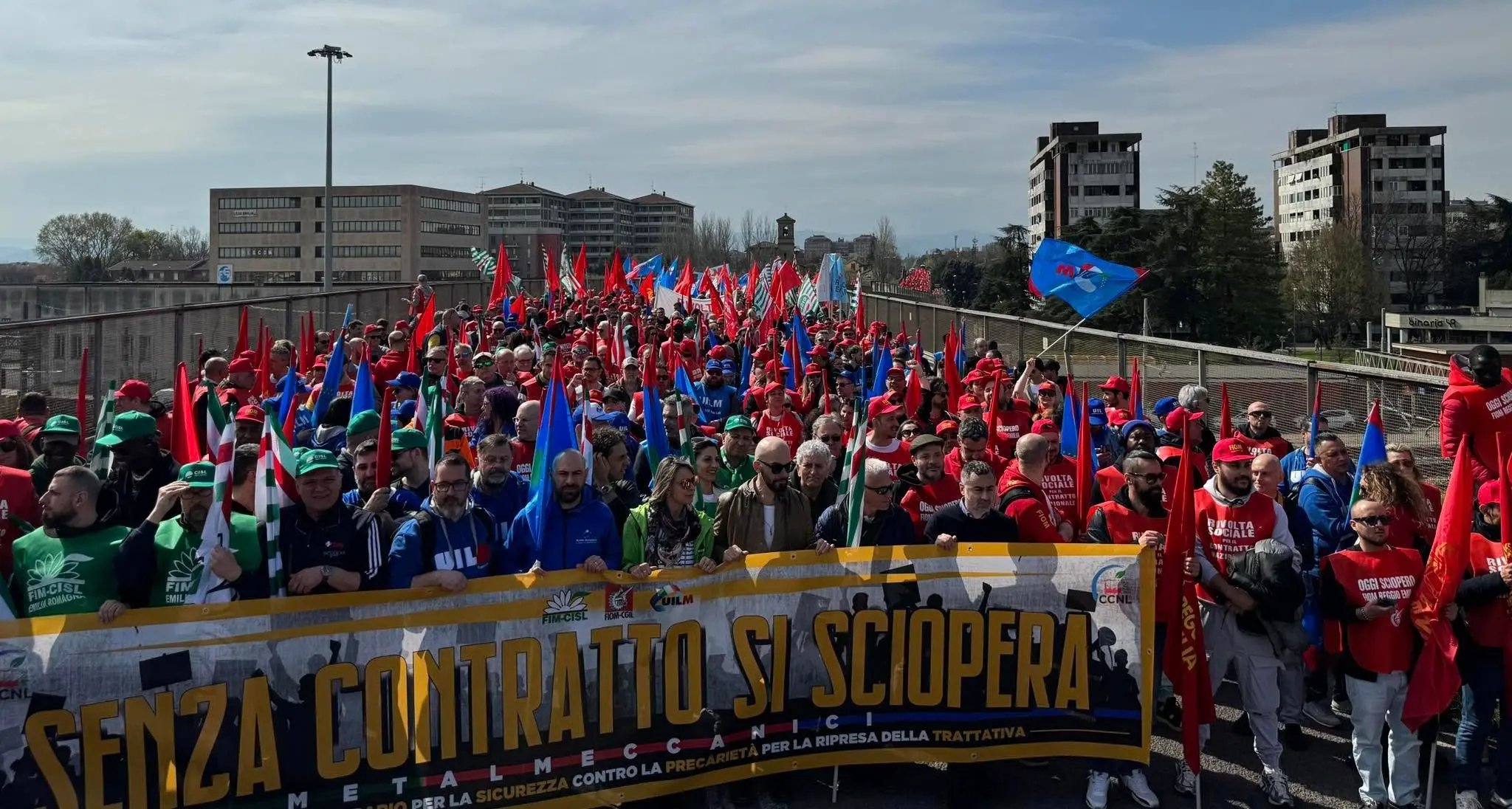 Da Reggio Emilia pronta la “spedizione dei mille” a Bologna per la mobilitazione delle tute blu