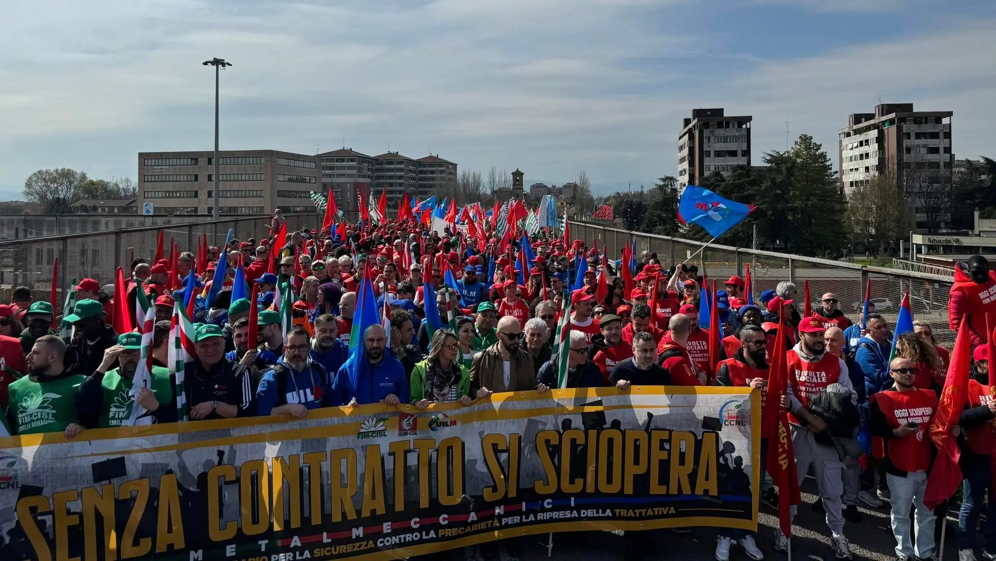 Da Reggio Emilia pronta la “spedizione dei mille” a Bologna per la mobilitazione delle tute blu