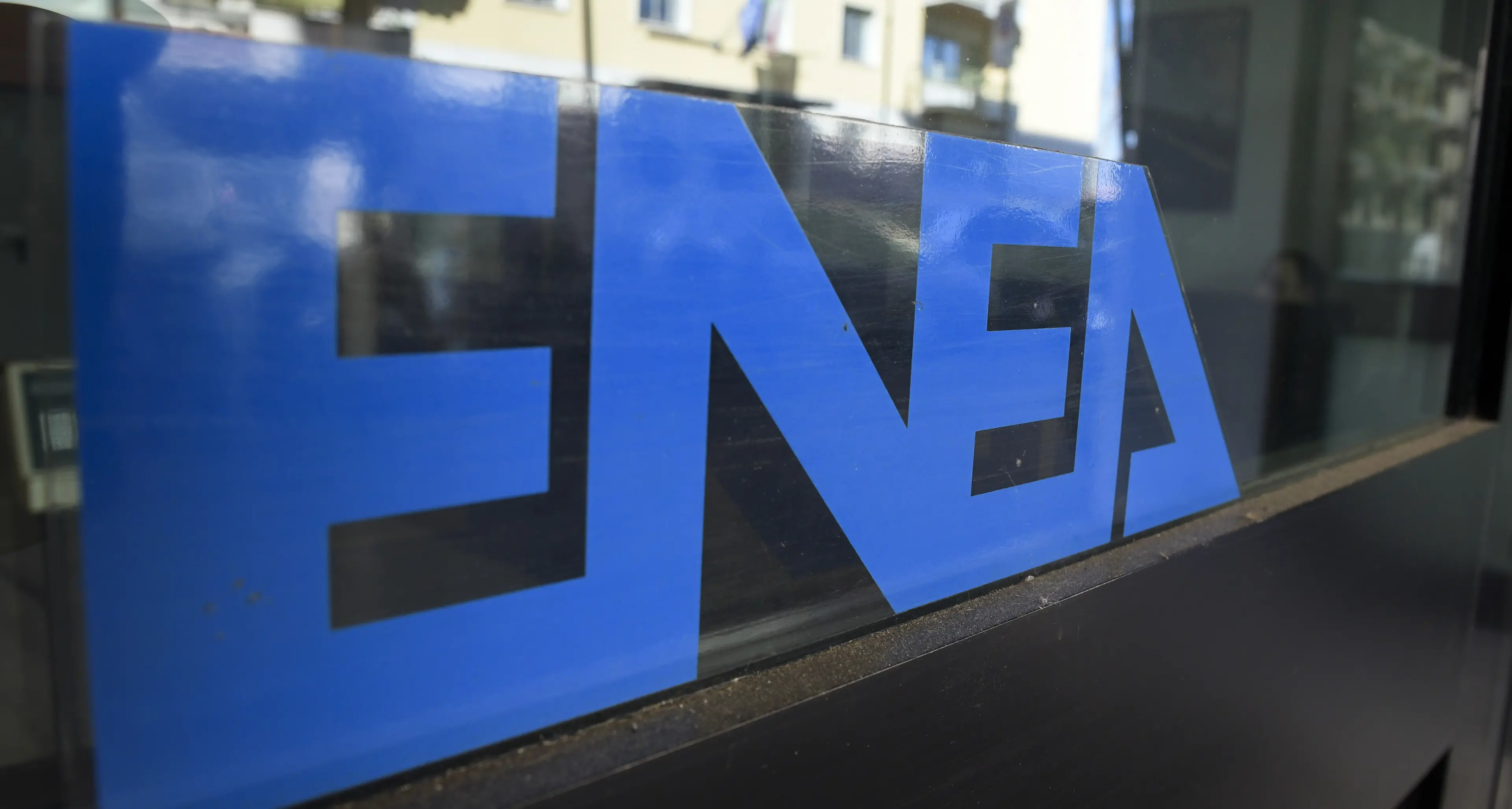 L’Enea si veste di nero