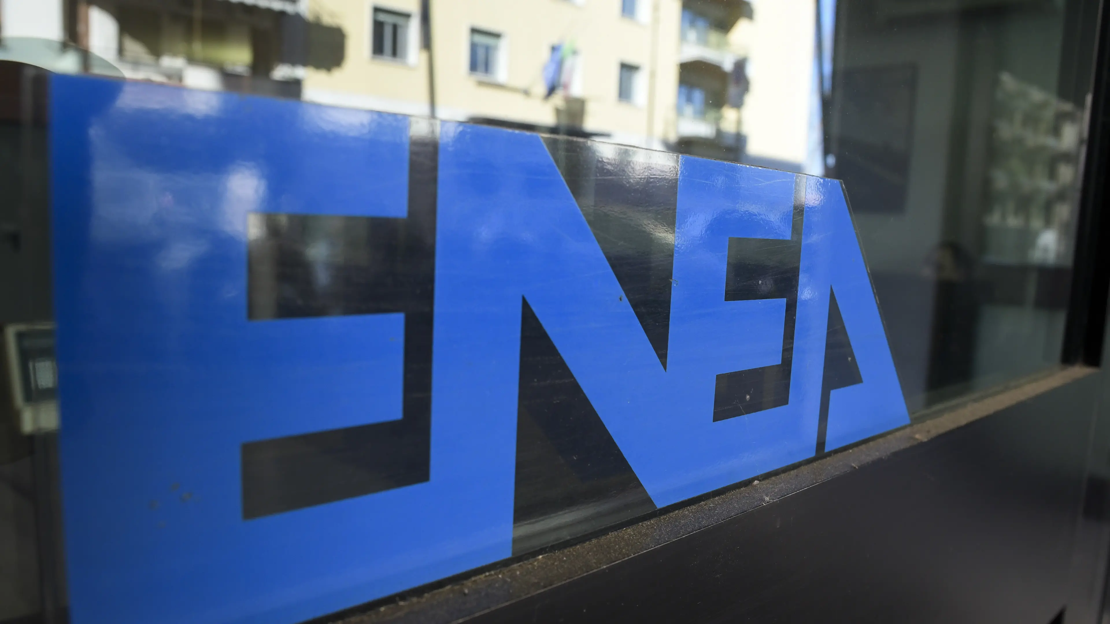 L’Enea si veste di nero