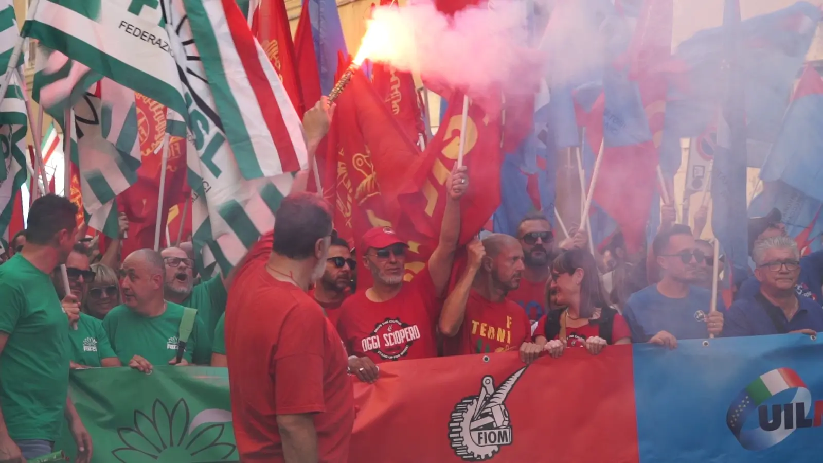 Ccnl Metalmeccanici, i lavoratori approvano il rinnovo