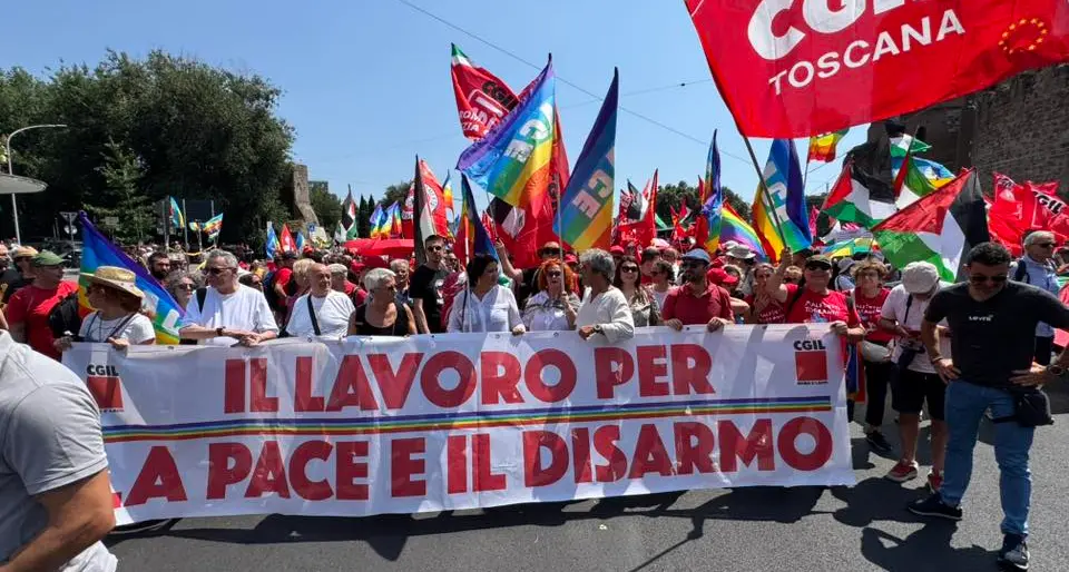 A Roma contro il riarmo: “Fermare la Terza guerra mondiale”