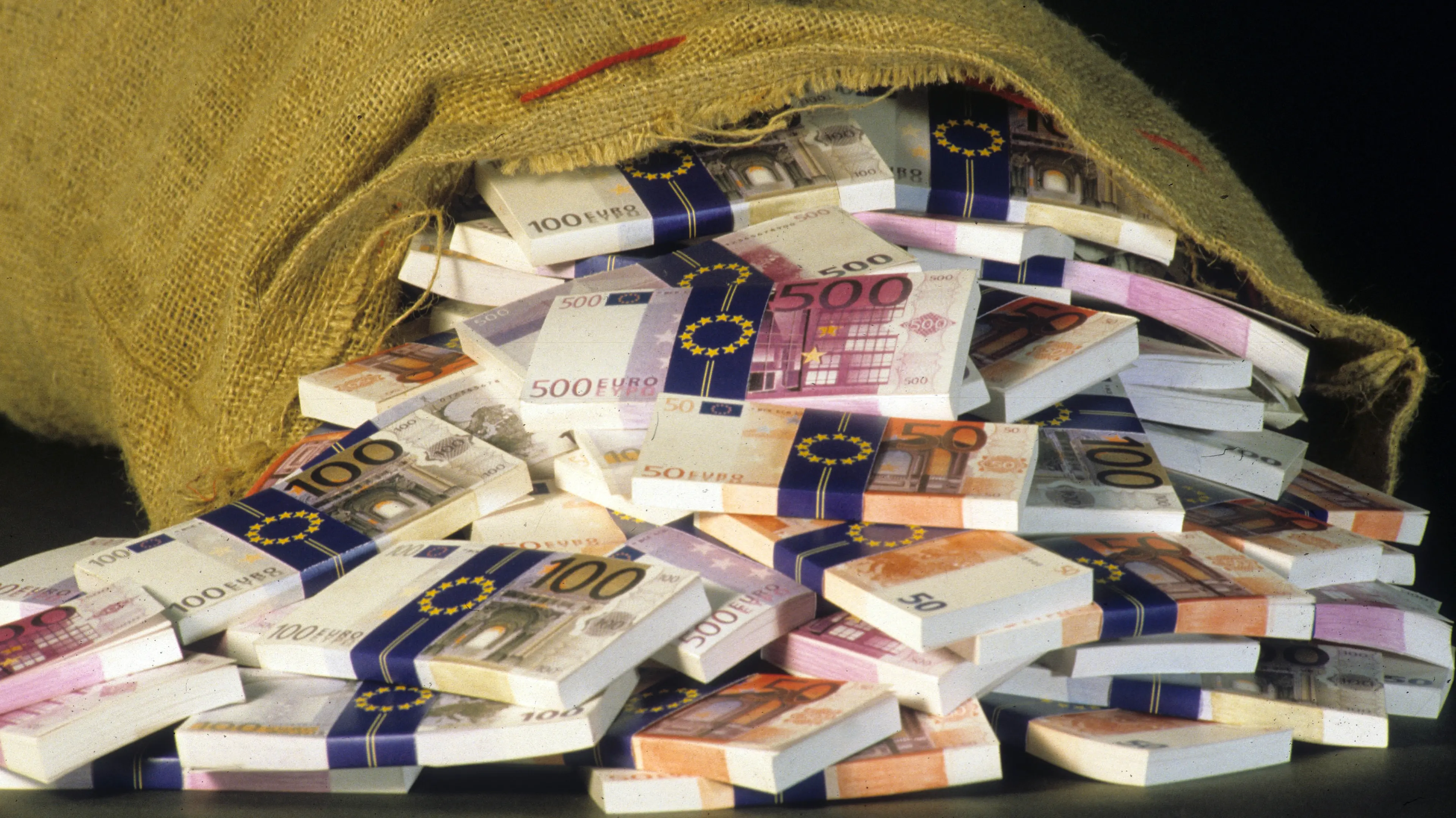 “La Francia guidi il mondo con una tassa sui super-ricchi”