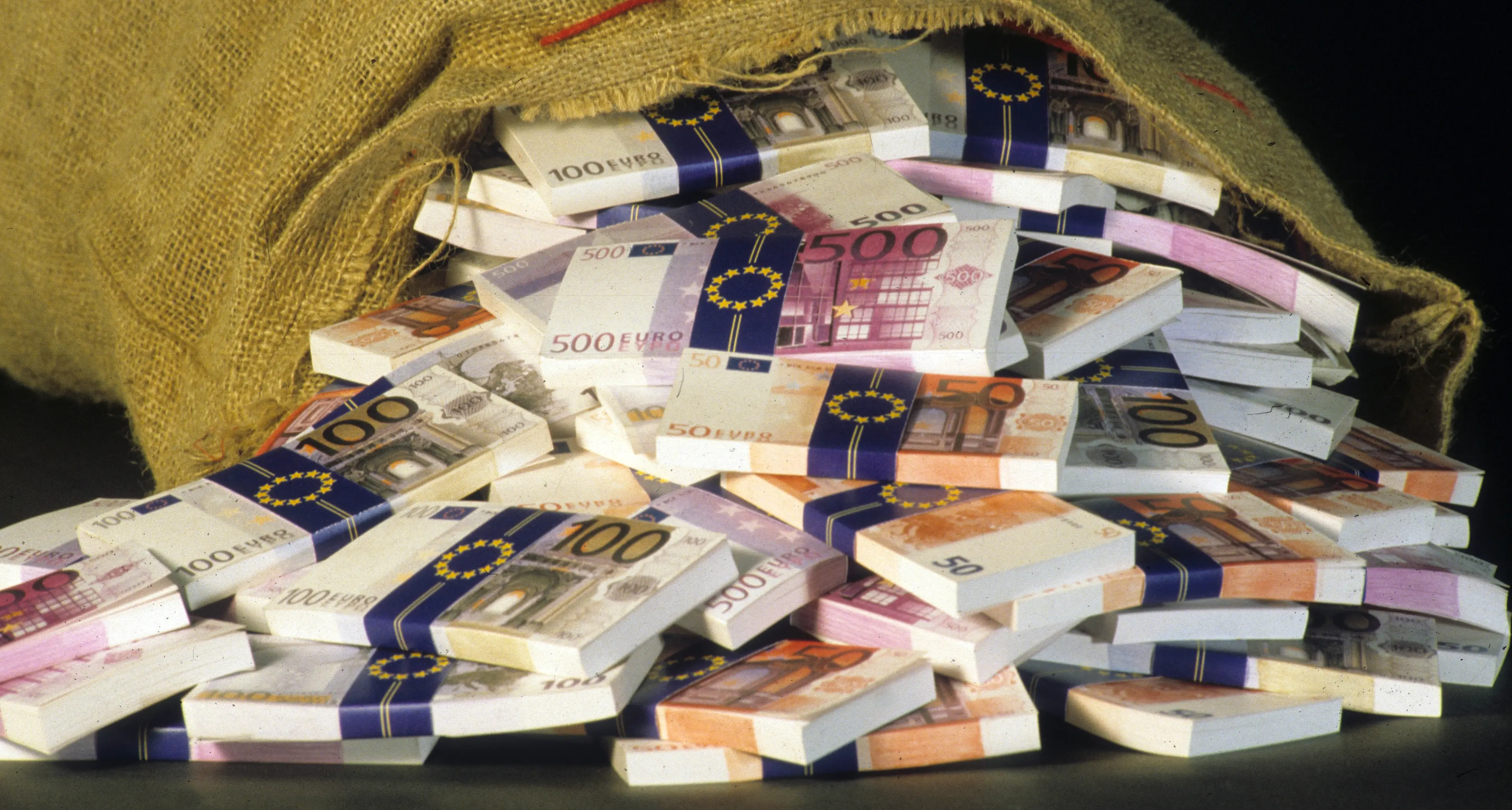 “La Francia guidi il mondo con una tassa sui super-ricchi”