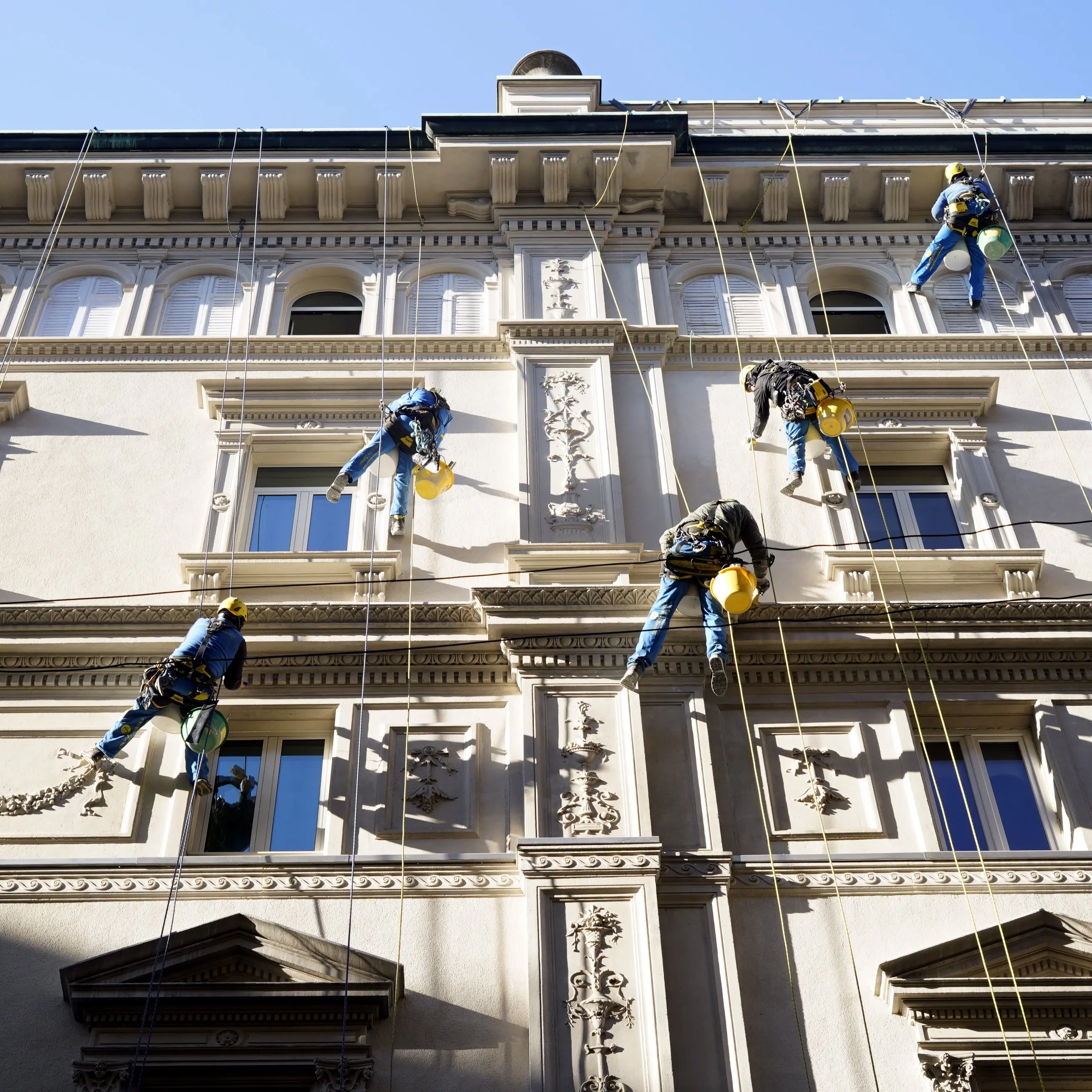Santa Margherita Ligure, tre operai di una ditta di edilizia acrobatica feriti