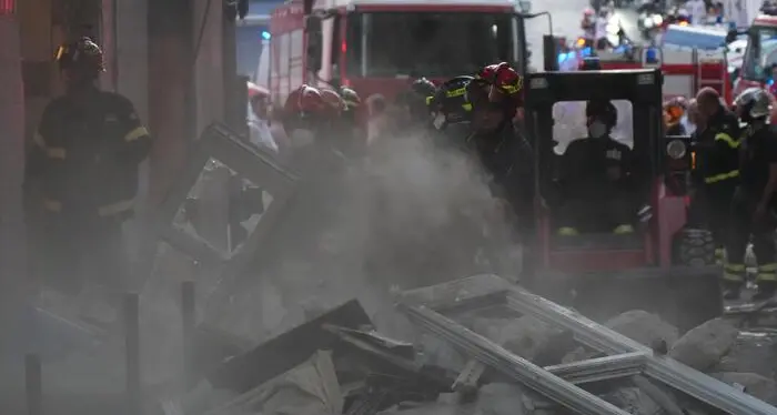 Esplosione nella sera del 25 giugno a Napoli, morto un operaio