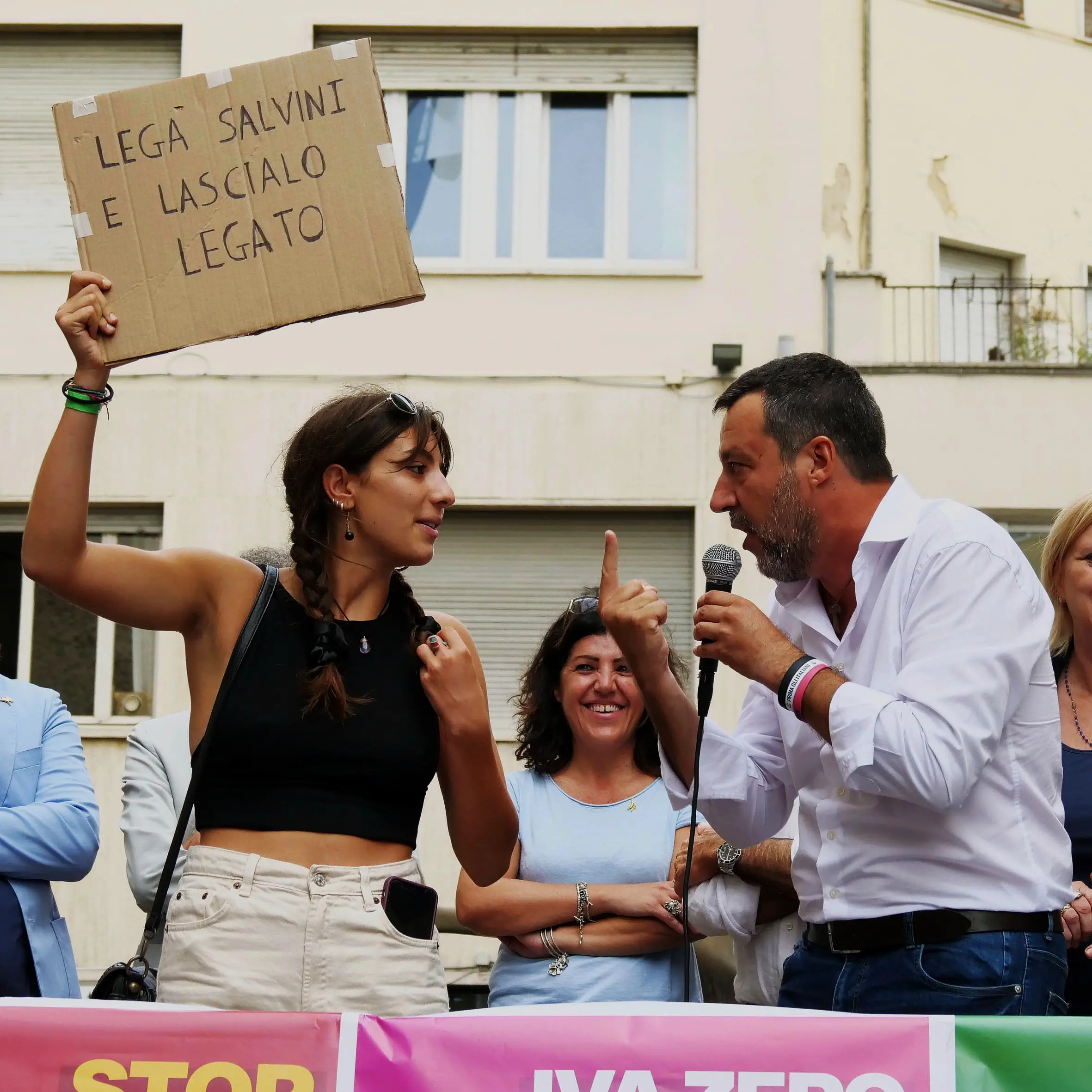 Reato di tortura, la risposta a Salvini: “Giù le mani da un simbolo di civiltà”