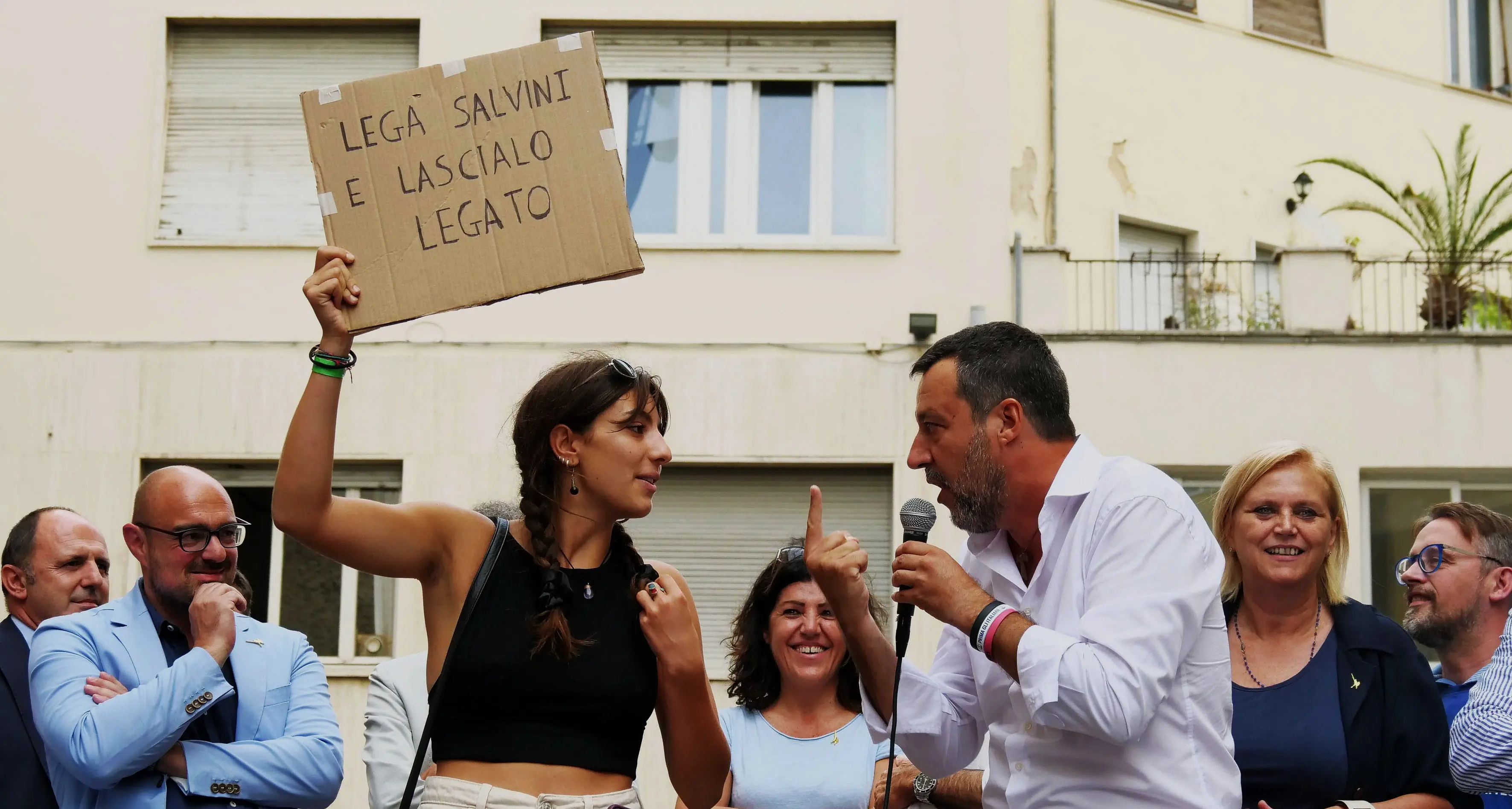 Reato di tortura, la risposta a Salvini: “Giù le mani da un simbolo di civiltà”