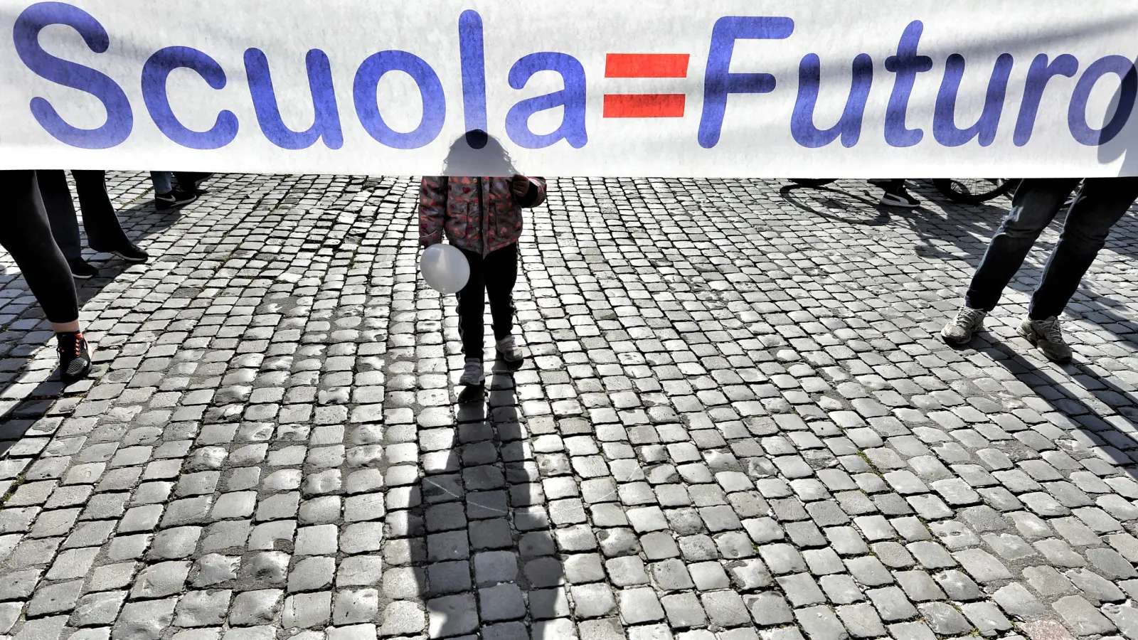 “Caro ministro Valditara, la scuola non può tornare al passato”