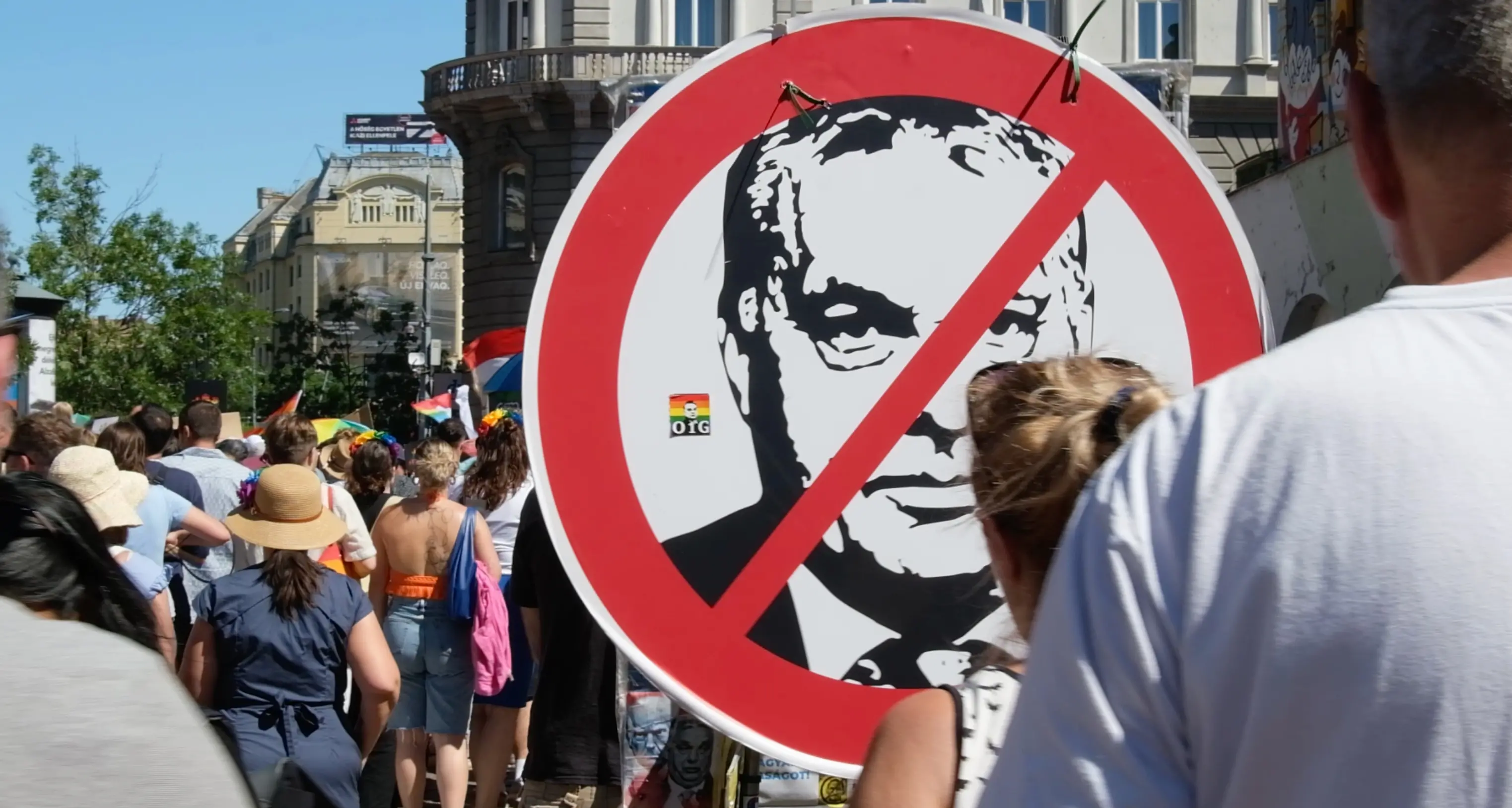 Caro Orbán, manifestare non è reato