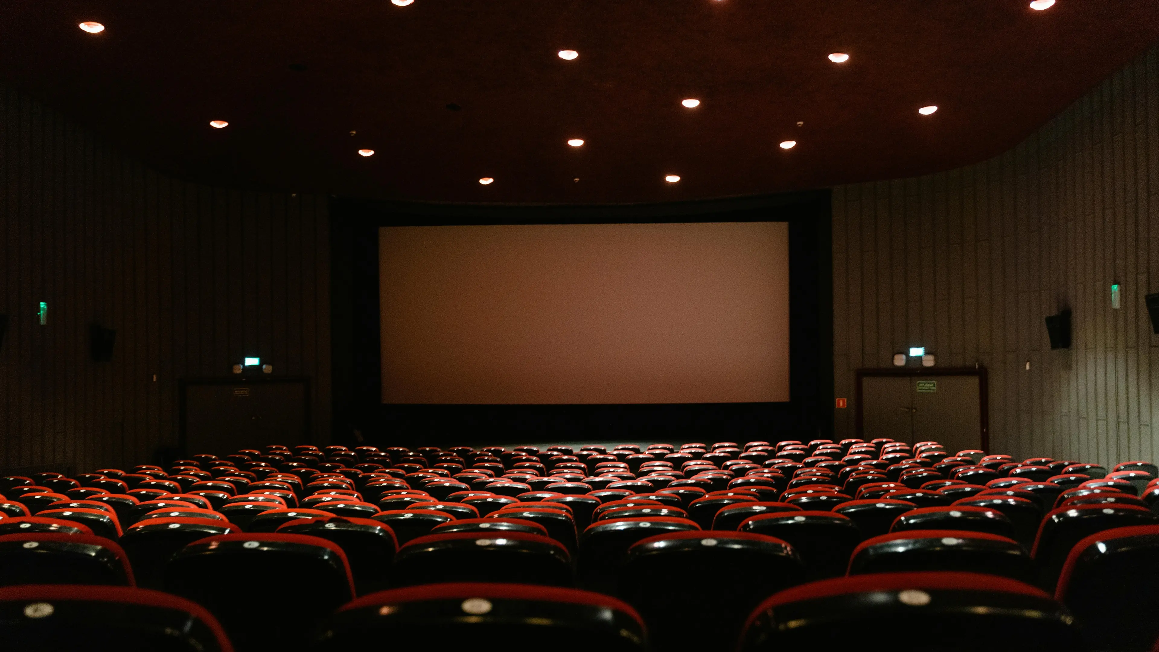 Sale cinematografiche romane, stop al decreto che le trasforma in negozi