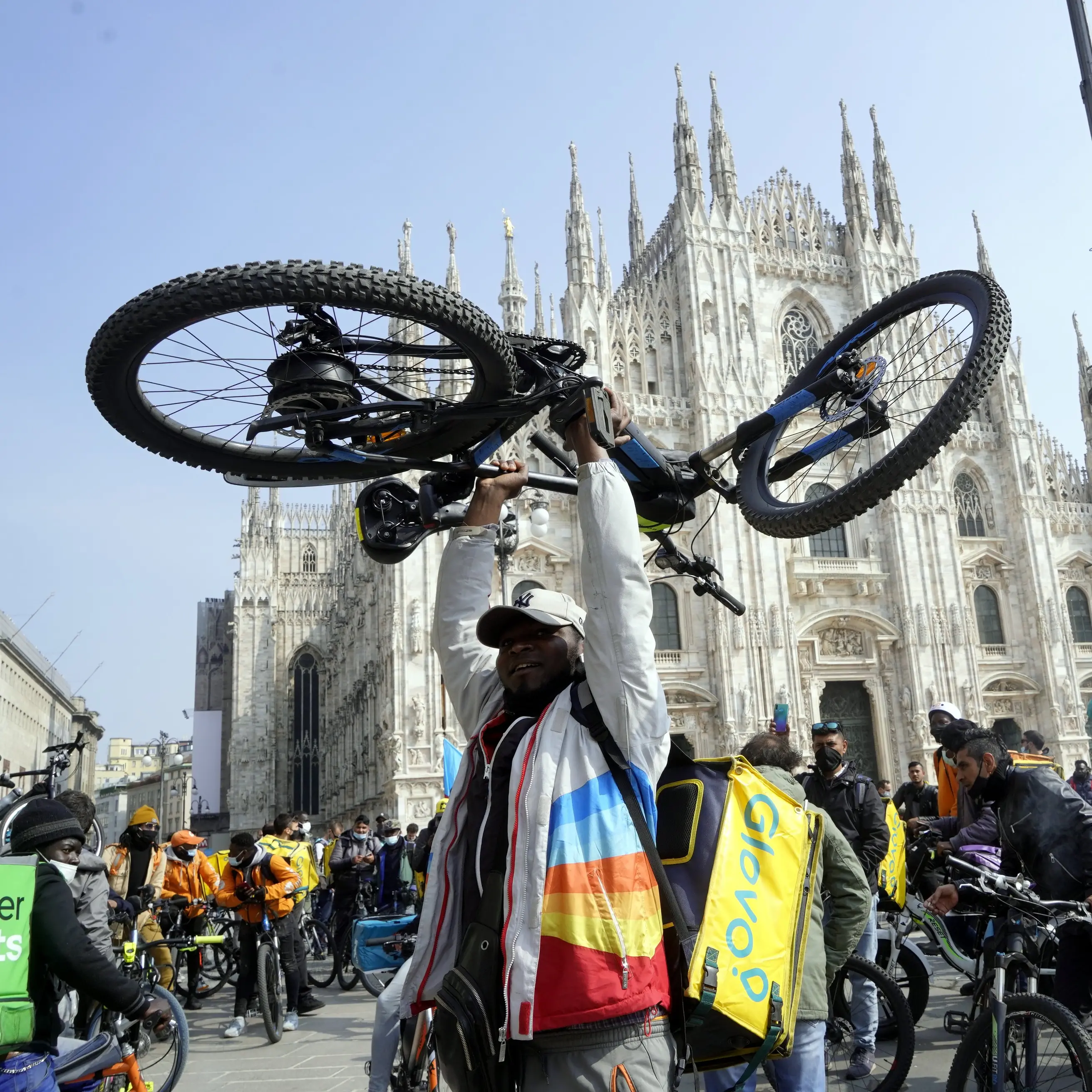 Rider e caporalato: non è solo questione di caldo