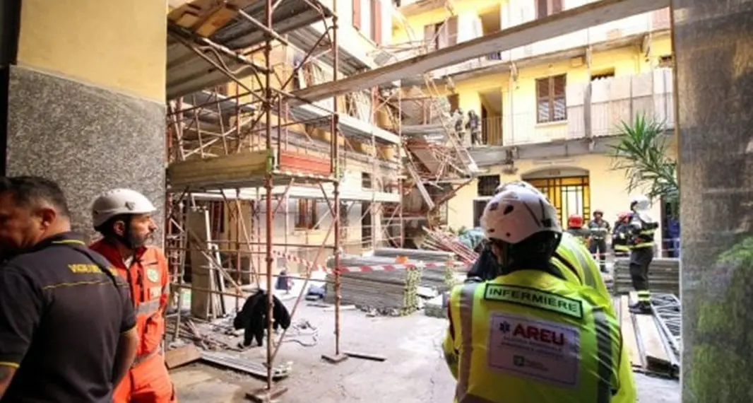 Napoli, crolla impalcatura: morti 3 operai