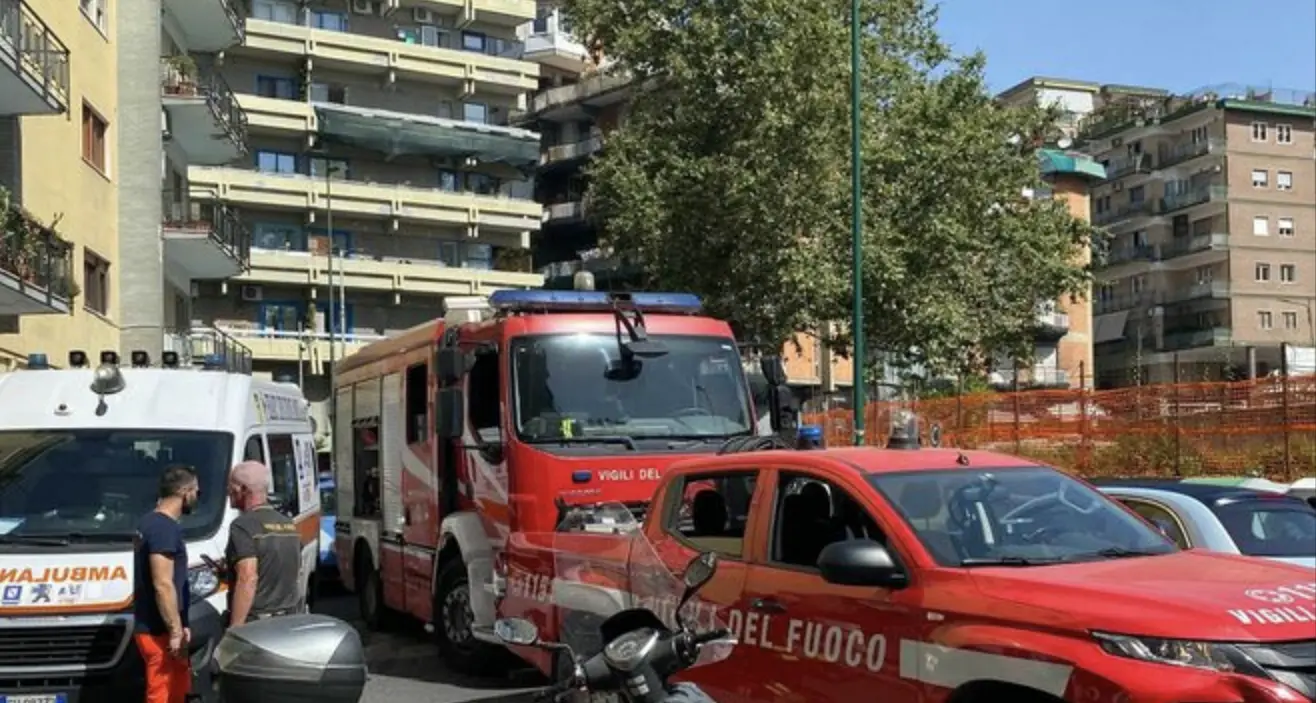 Napoli, crolla impalcatura: morti 3 operai