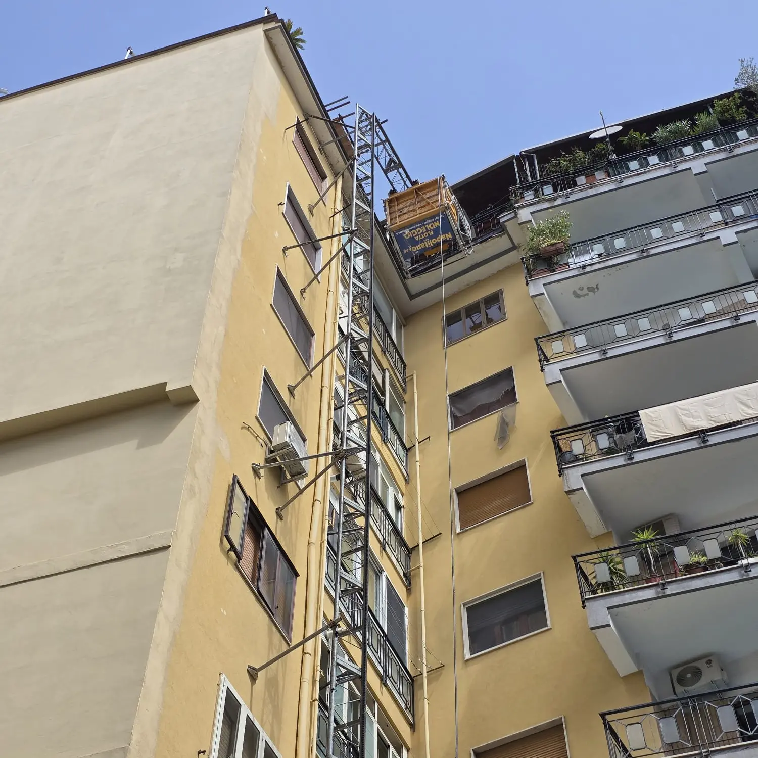 A Napoli muoiono tre operai. “Tragedia insostenibile”