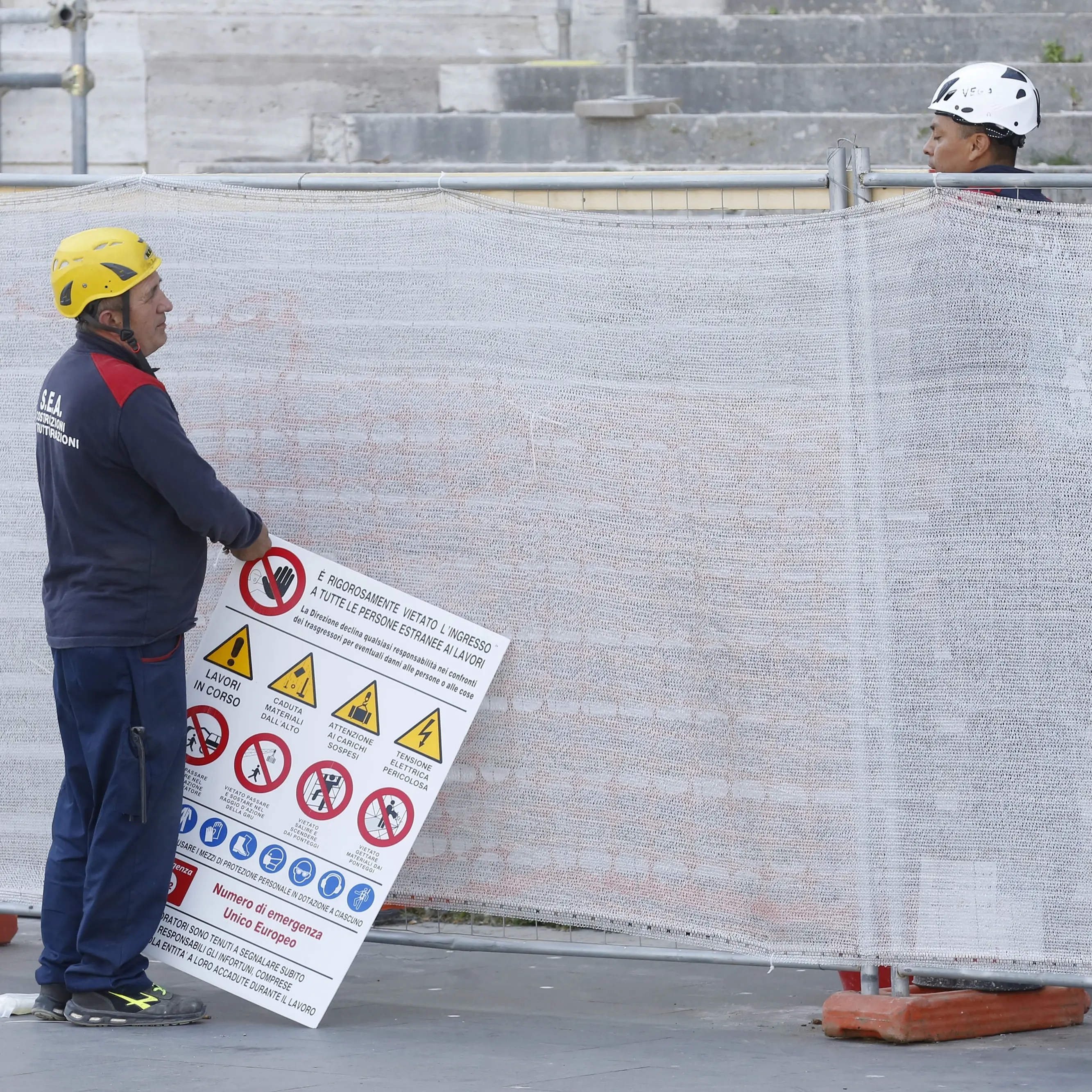 Operaio muore sul lavoro a Monza
