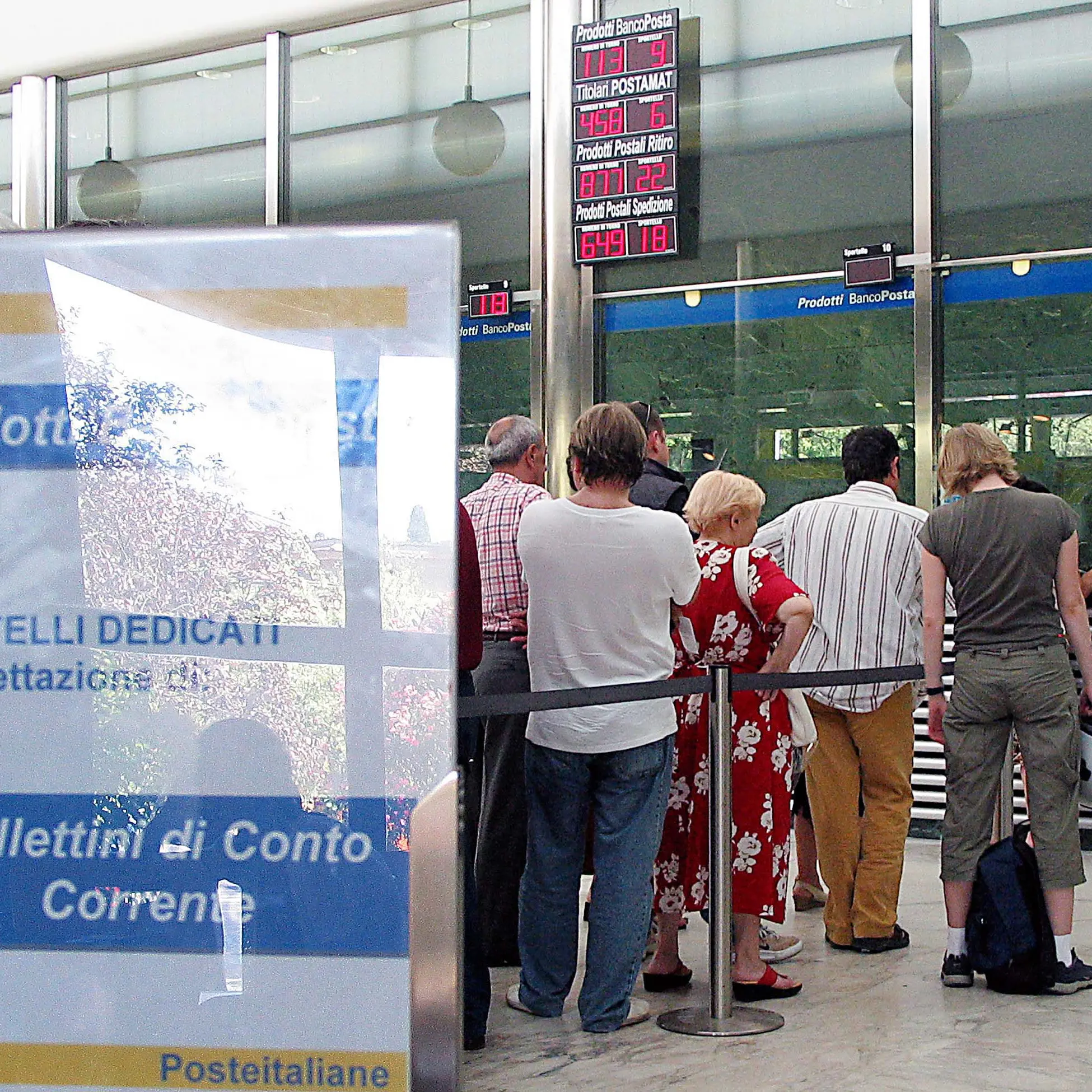 Pavia, aggressione all’ufficio postale