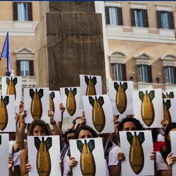 No al Defence Summit a Roma: la protesta di Stop ReArm Europe