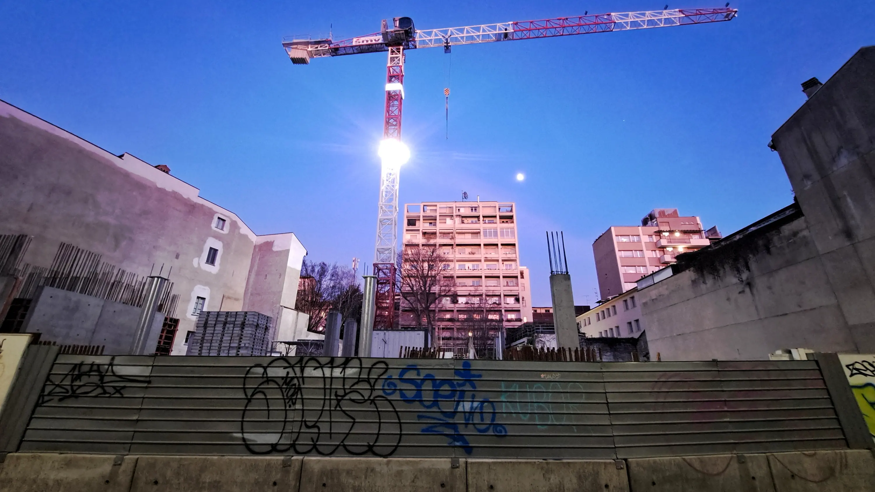 Milano, periferie all’ombra dei grattacieli