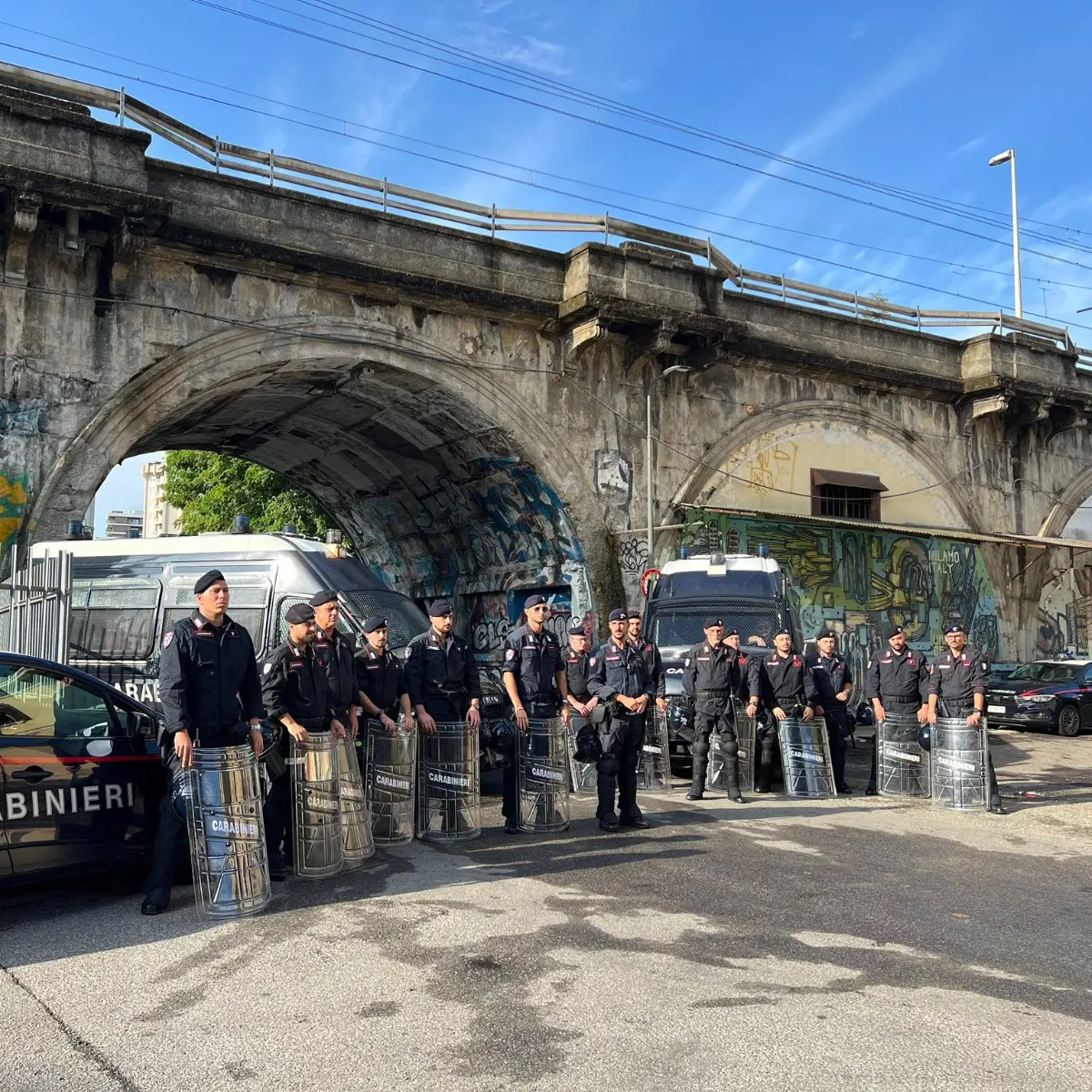 Sgombero del Leoncavallo, attacco a un presidio di democrazia