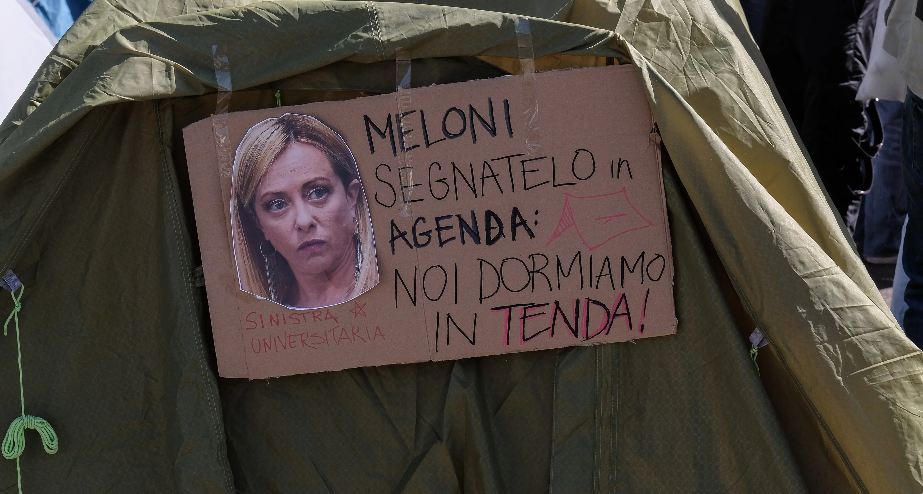 Meloni: piano casa per i giovani. Sunia: “Ora affitti calmierati”