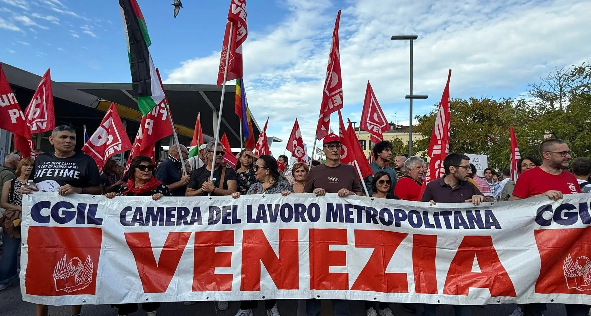 Venezia, migliaia in corteo: “Stop al genocidio a Gaza”